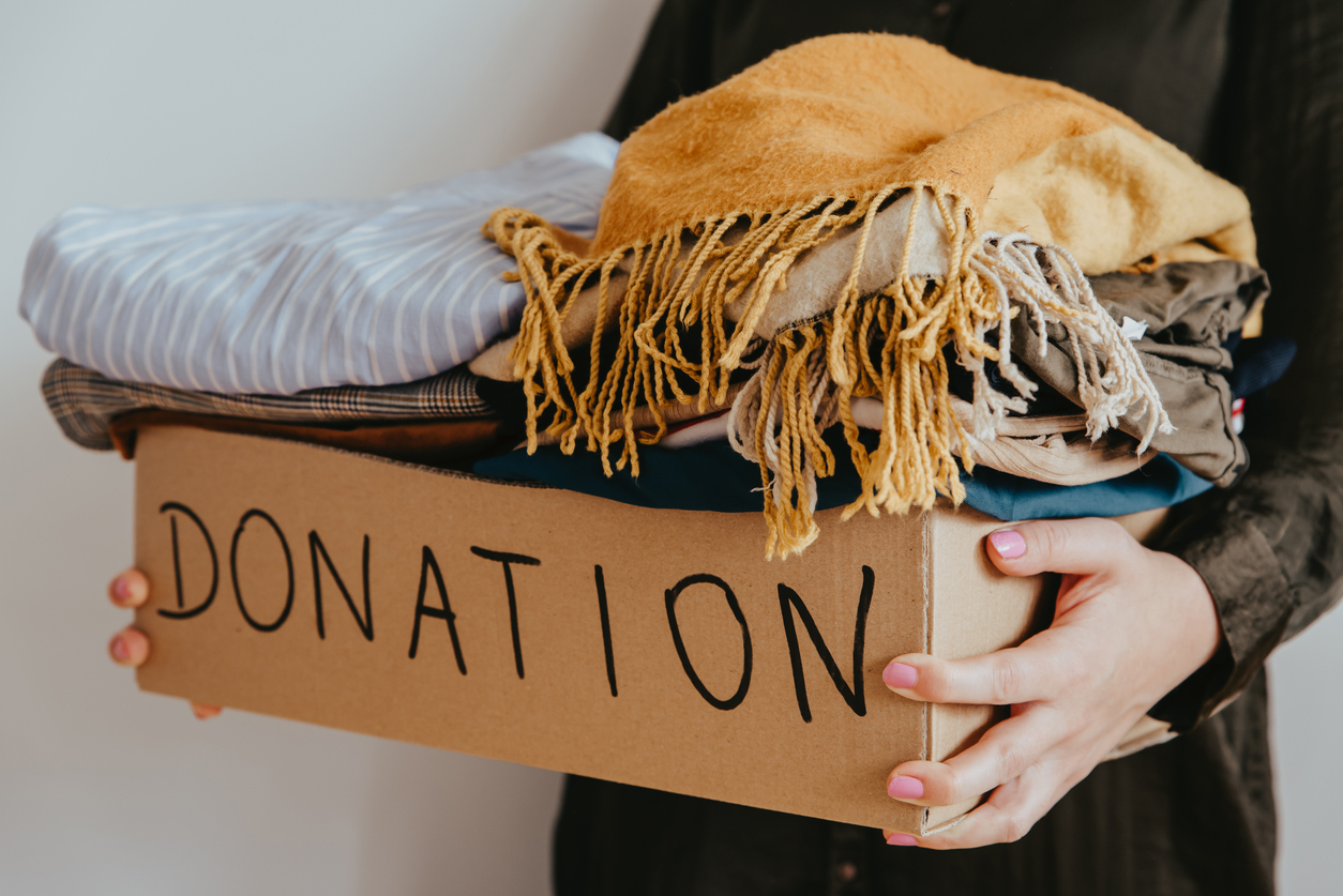 donate clothes instead of throwing them away