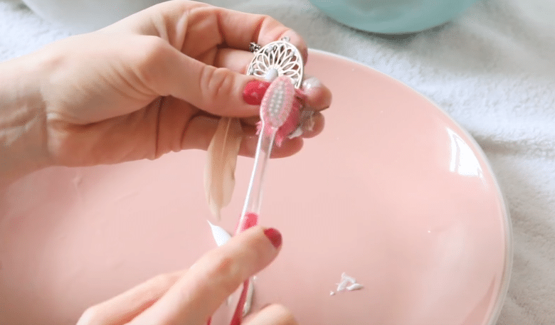 cleaning costume jewelry with toothpaste