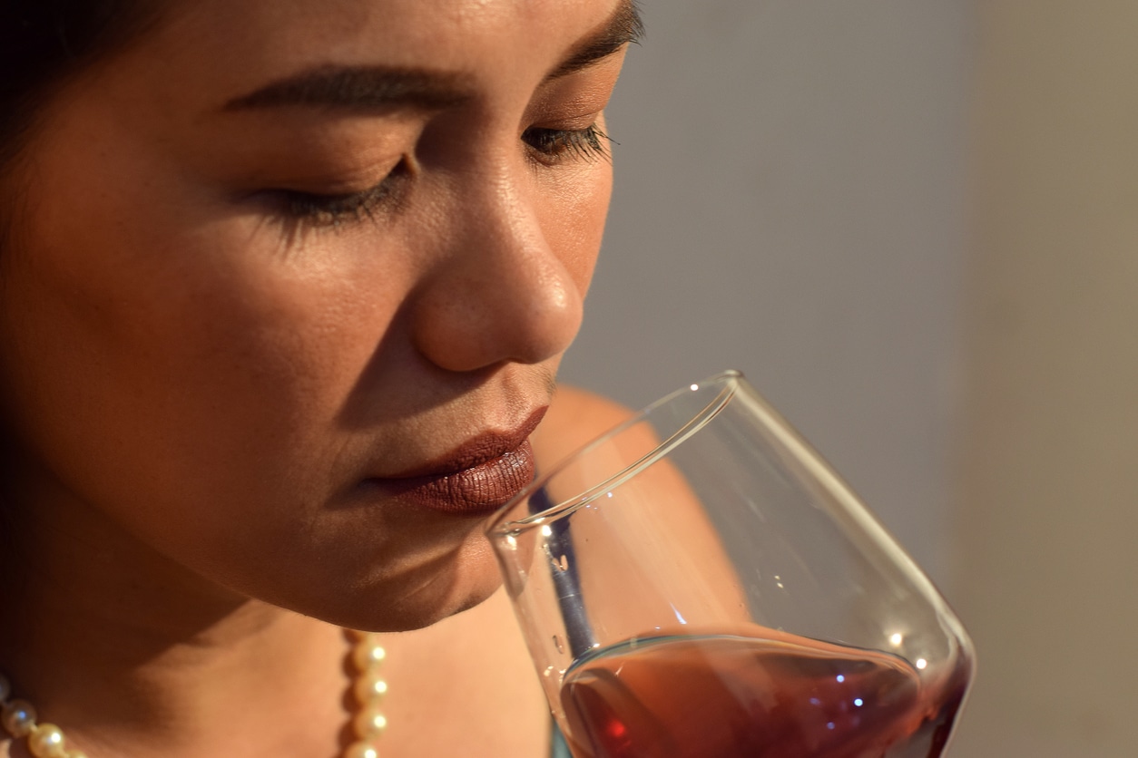 how to detect corked wine and recognize its taste