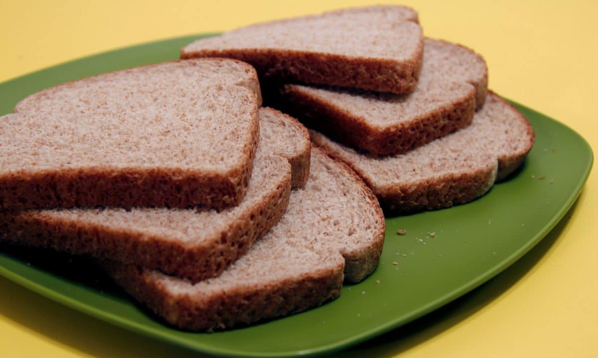 wholemeal bread sandwich bread