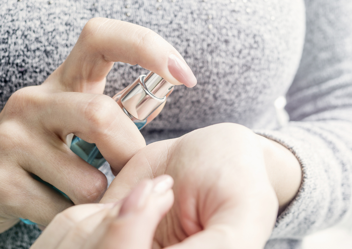 spray perfume do not rub wrists to make it last longer