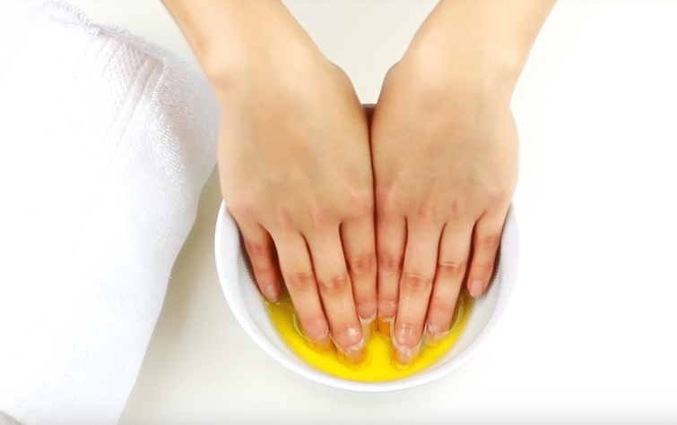 07 - lemon to strengthen nails