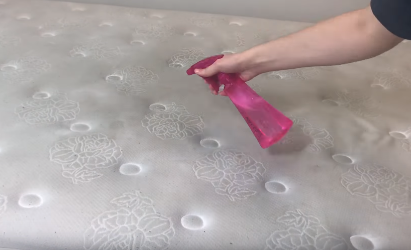 clean a mattress with dishwashing liquid