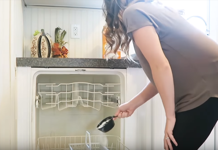 dishwasher baking soda