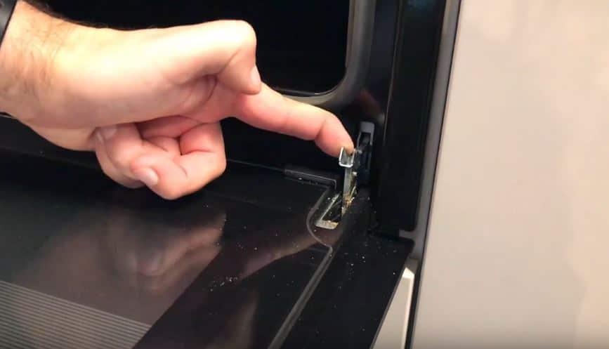 open the oven door hinges