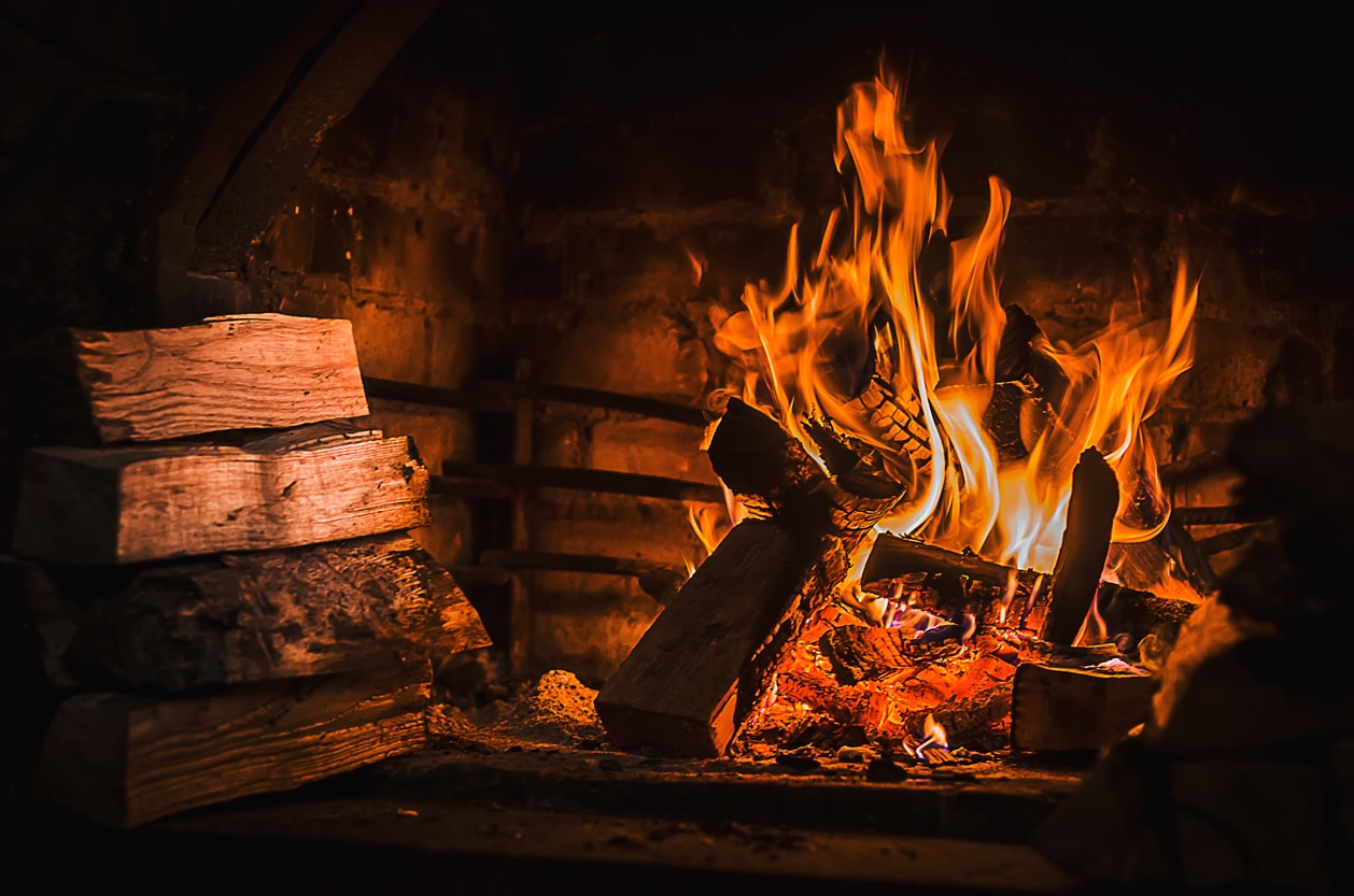 logs wood fireplace fire