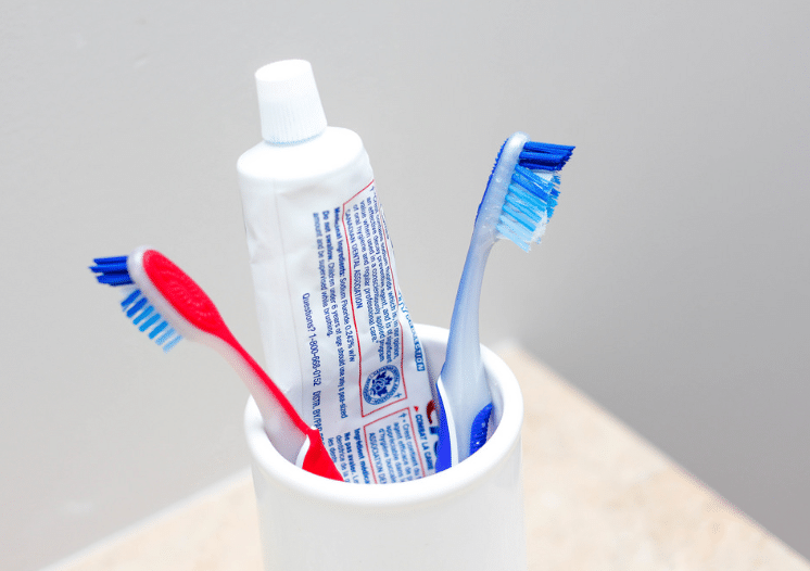 toothbrush toothpaste