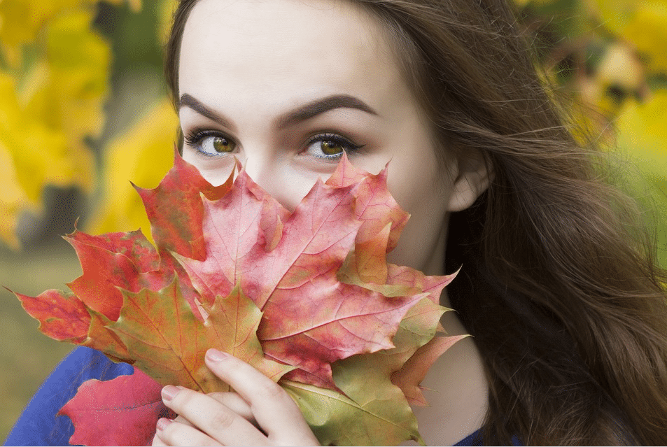 autumn dead leaves woman hair