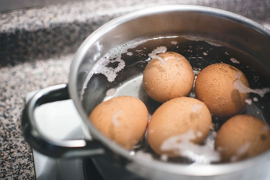 cooking eggs in boiling water